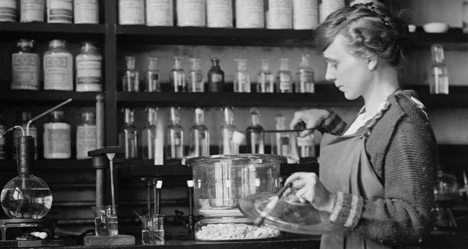 Laboratory solid-state materials research equipment and crystal imagery